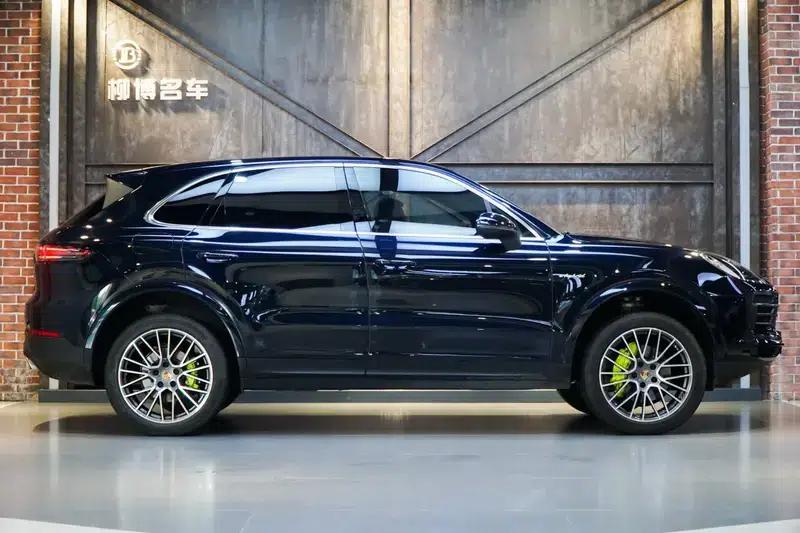 Cayenne E-Hybrid 2023 Cayenne E-Hybrid 2.0T — миниатюра 6