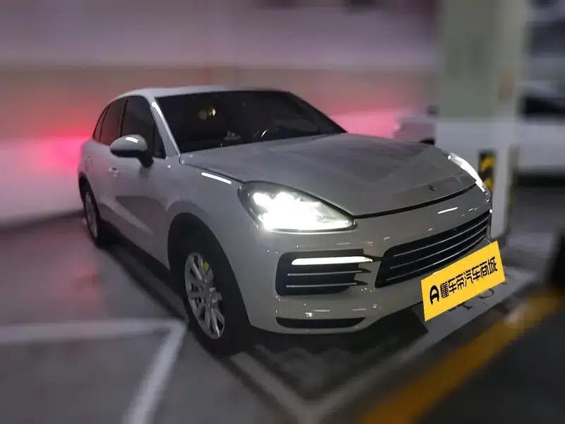 Cayenne E-Hybrid 2019 Cayenne E-Hybrid 2.0T — миниатюра 3