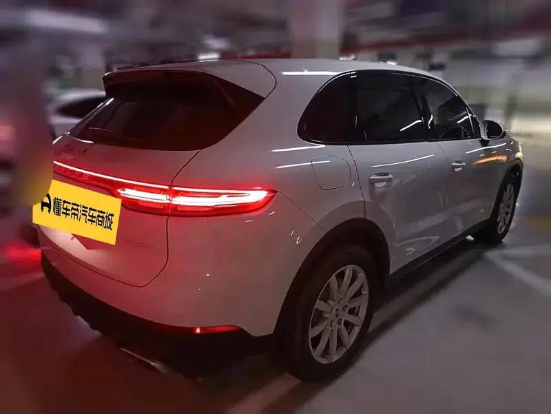 Cayenne E-Hybrid 2019 Cayenne E-Hybrid 2.0T — миниатюра 4
