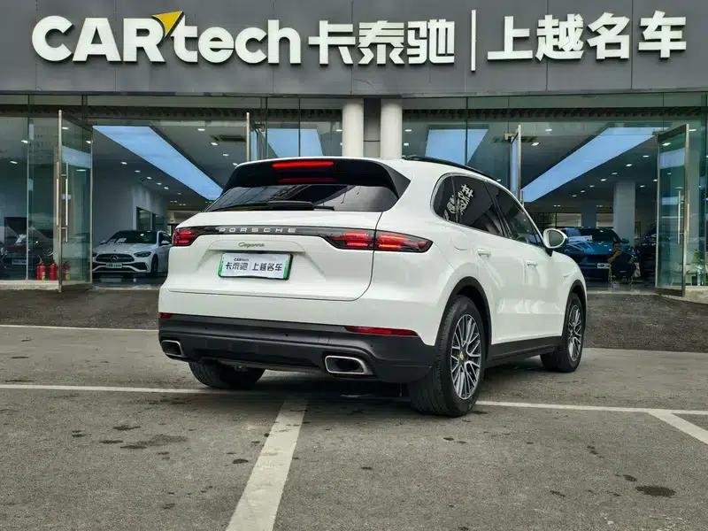 Cayenne E-Hybrid 2021 Cayenne E-Hybrid 2.0T — миниатюра 3