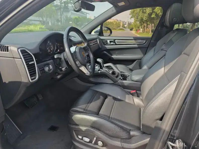 Cayenne E-Hybrid 2021 Cayenne E-Hybrid 2.0T — миниатюра 14