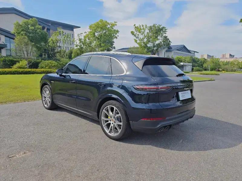 Cayenne E-Hybrid 2021 Cayenne E-Hybrid 2.0T — миниатюра 5