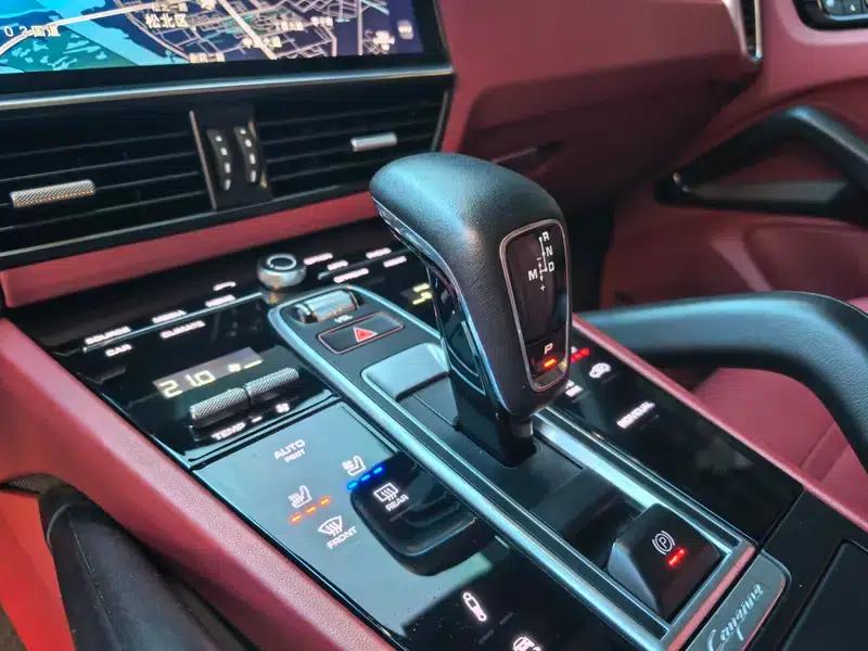 Cayenne E-Hybrid 2021 Cayenne E-Hybrid 2.0T — миниатюра 19