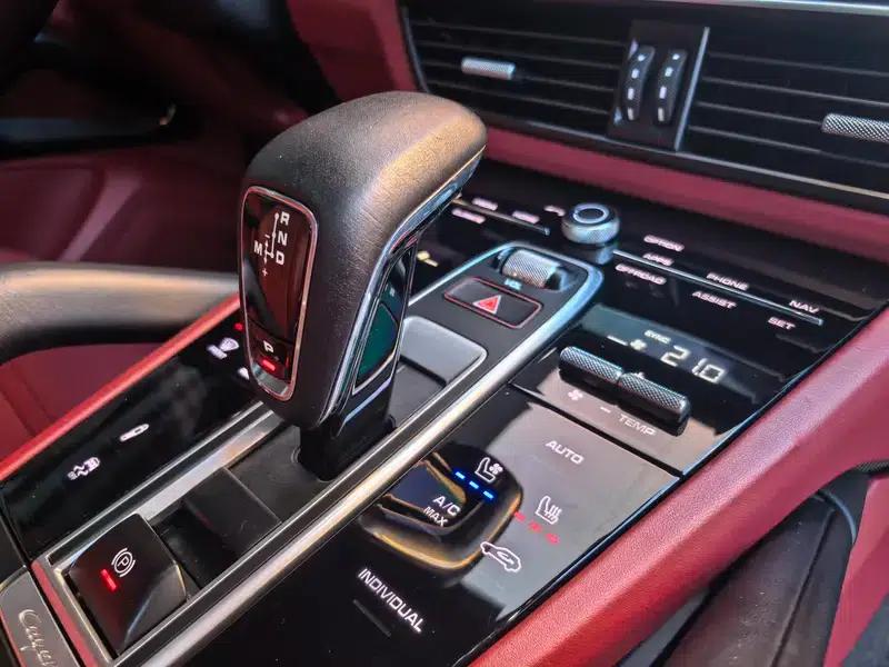 Cayenne E-Hybrid 2021 Cayenne E-Hybrid 2.0T — миниатюра 21