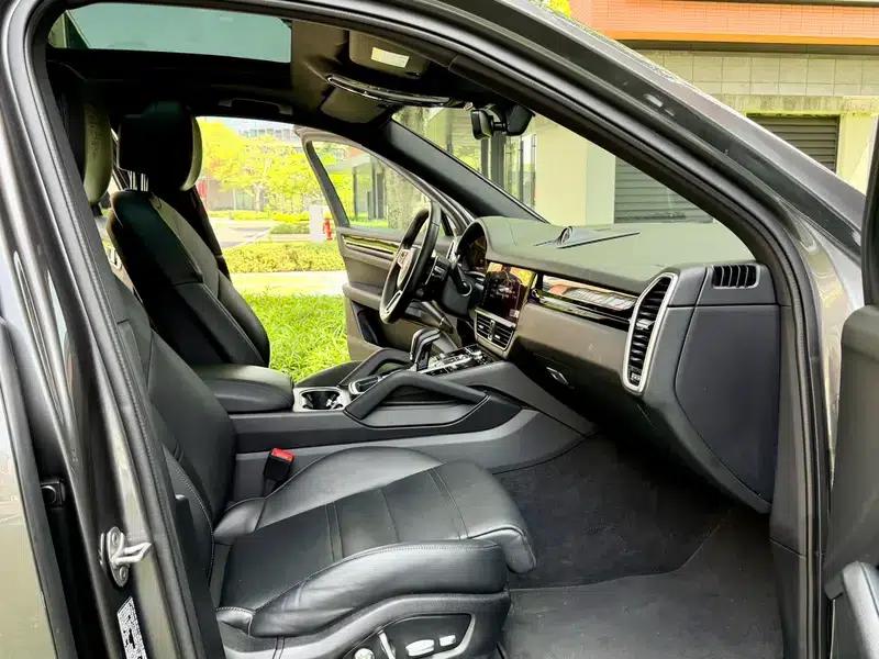 Cayenne E-Hybrid 2021 Cayenne E-Hybrid 2.0T — миниатюра 11