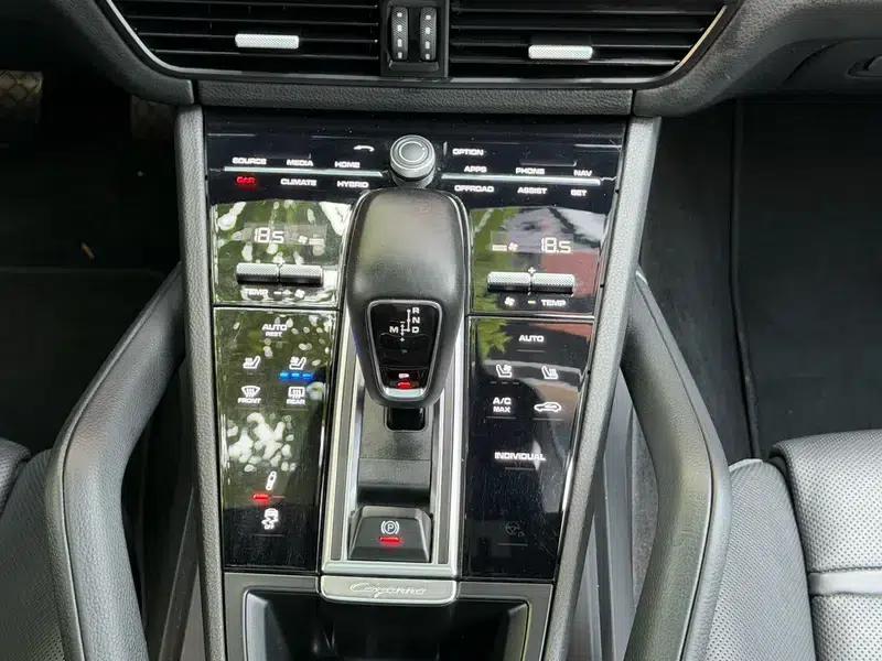 Cayenne E-Hybrid 2021 Cayenne E-Hybrid 2.0T — миниатюра 17