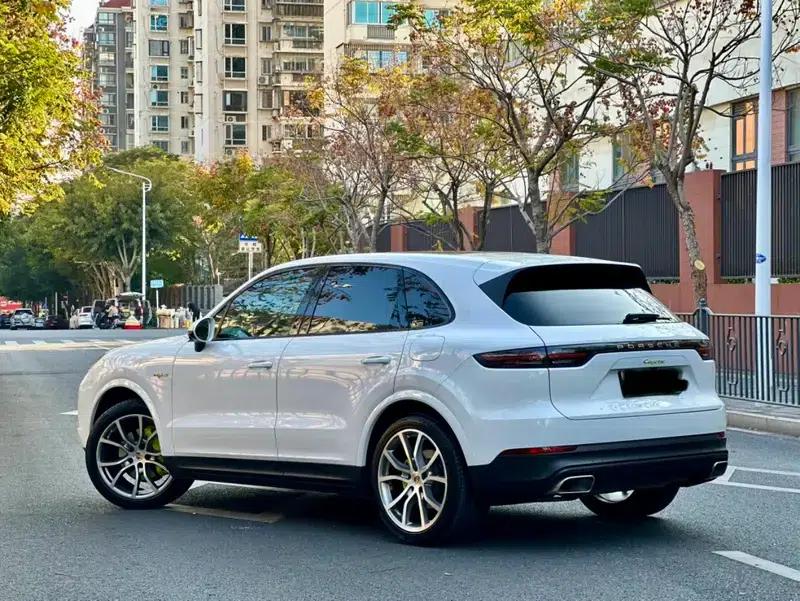 Cayenne E-Hybrid 2023 Cayenne E-Hybrid 2.0T — миниатюра 4