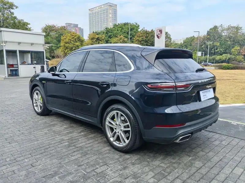 Cayenne E-Hybrid 2021 Cayenne E-Hybrid 2.0T — миниатюра 5