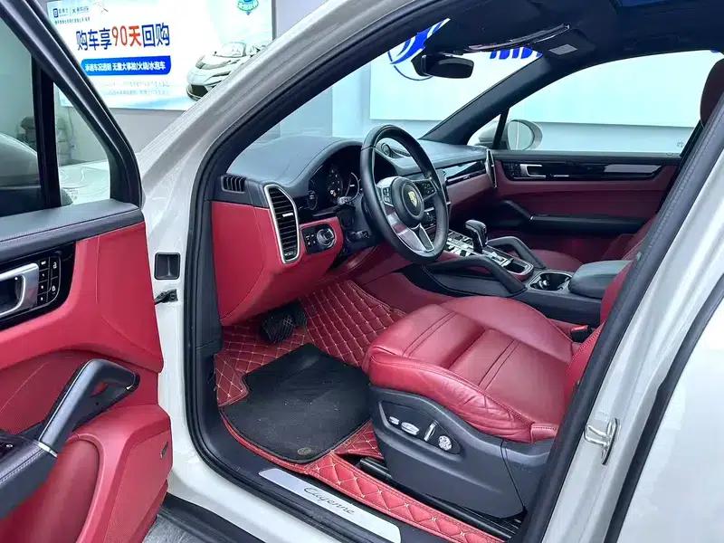 Cayenne E-Hybrid 2021 Cayenne E-Hybrid 2.0T — миниатюра 14