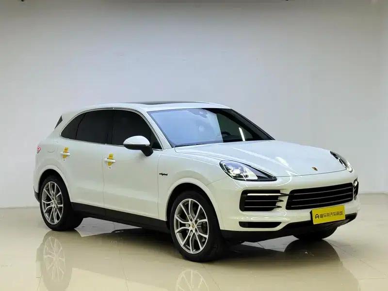 Cayenne E-Hybrid 2021 Cayenne E-Hybrid 2.0T — миниатюра 3