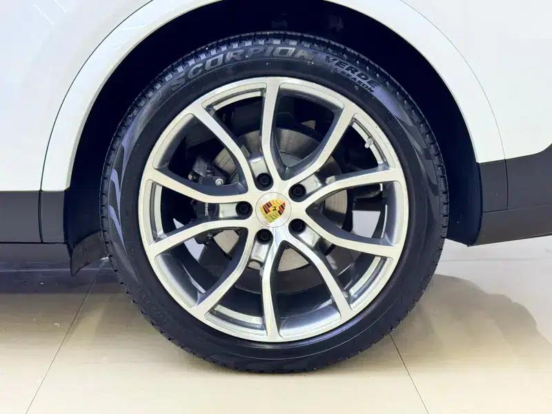 Cayenne E-Hybrid 2021 Cayenne E-Hybrid 2.0T — миниатюра 9