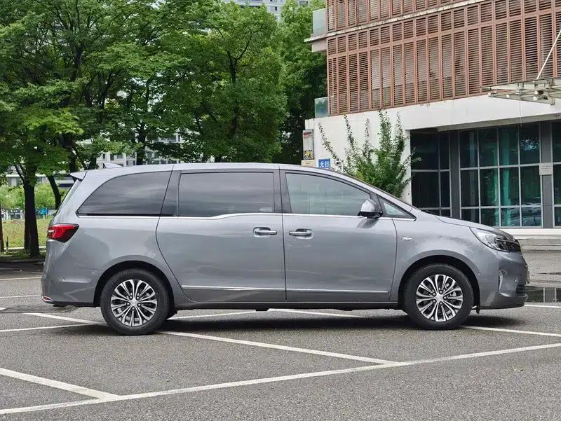Buick GL8 2020 Land Business Class 652T Premium — миниатюра 8