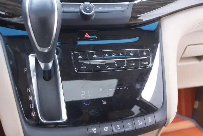 Buick GL8 2017 ES 28T Luxury Edition (National V Emission Standard) — миниатюра 9