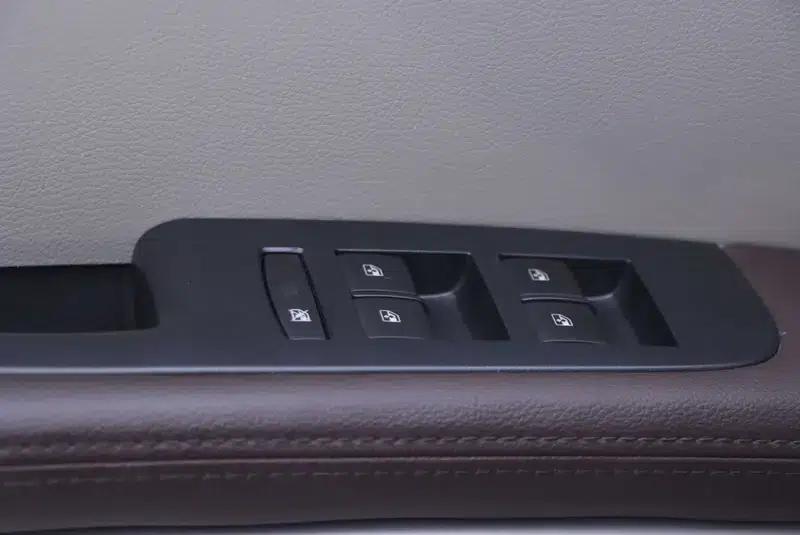 Buick GL8 2022 Land Business Class 652T Luxury — миниатюра 18
