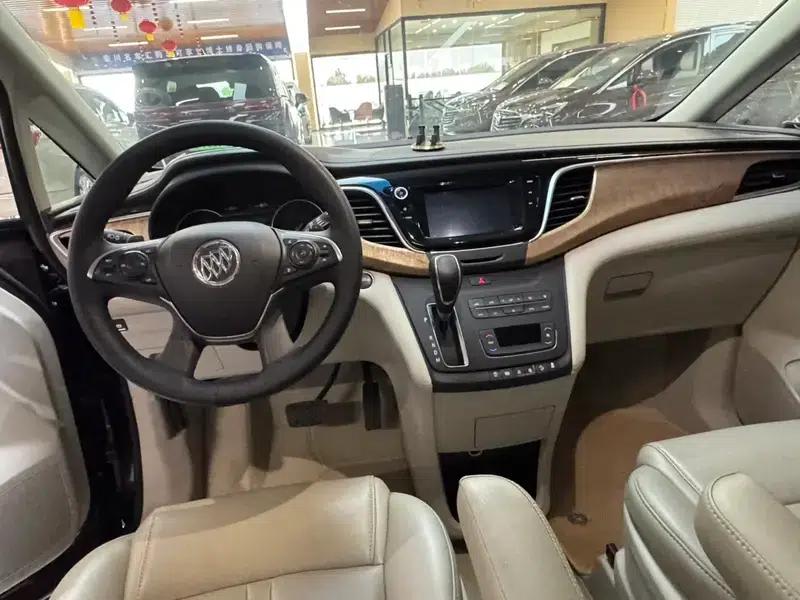 Buick GL8 2017 ES 28T Comfort Model (National V Emission Standard) — миниатюра 4