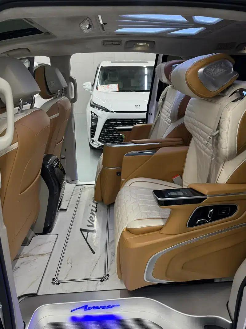 Buick GL8 2023 ES Avantgarde 2.0T Comfort — миниатюра 10