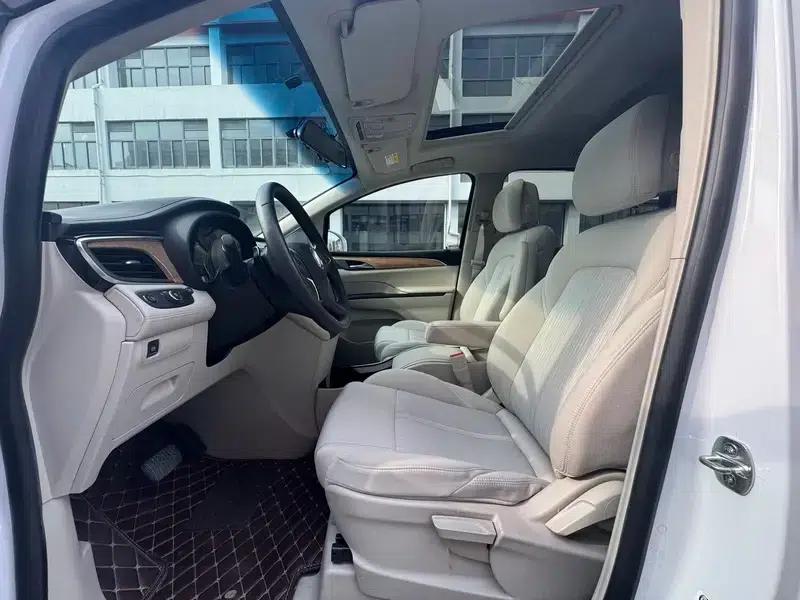 Buick GL8 2017 ES 28T Comfort Model (National V Emission Standard) — миниатюра 13