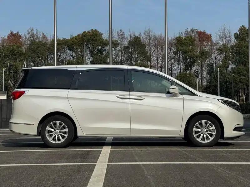 Buick GL8 2017 ES 28T Comfort Model (National V Emission Standard) — миниатюра 6