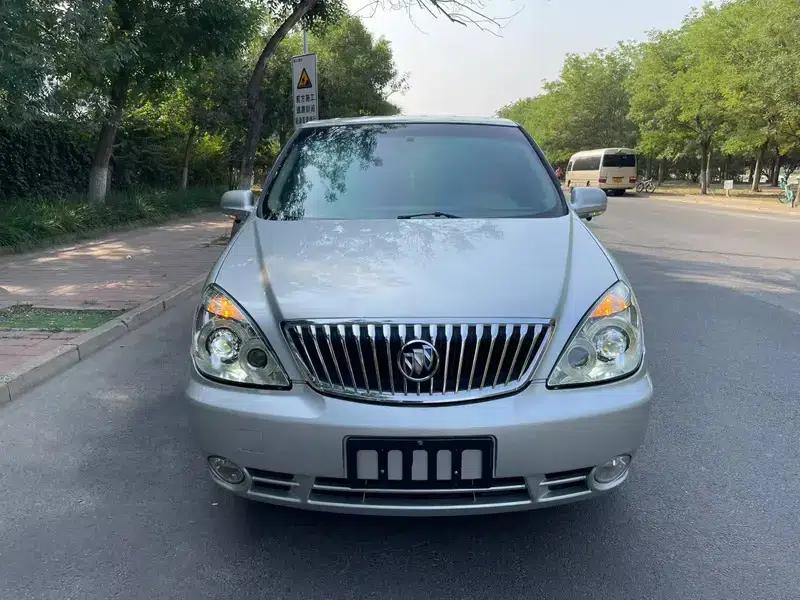 Buick GL8 2013 2.4L CT Luxury Business Comfort Edition — миниатюра 2
