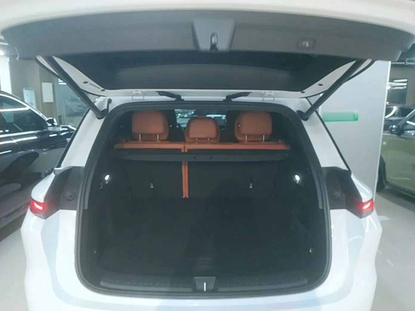 Li Auto L6 2024 Pro Model — миниатюра 22