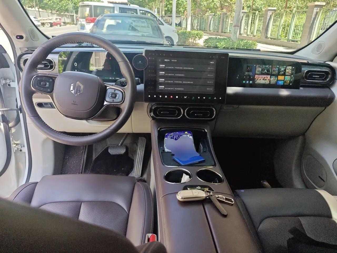 Leapmotor C11 2024 Range-Extended 300 Luxury Edition — миниатюра 9