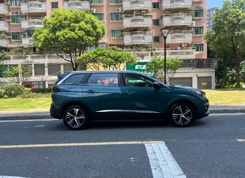 Peugeot 5008 2017 380THP 7-seater Elite Edition — миниатюра 7
