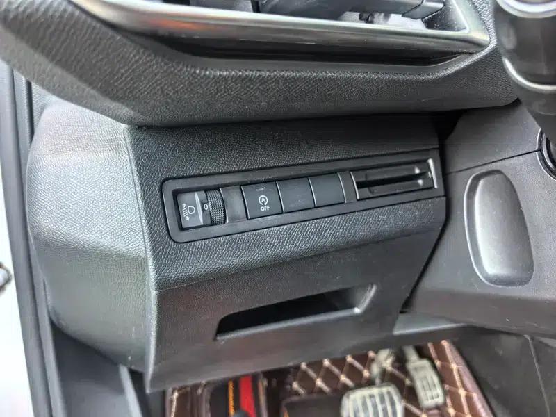 Peugeot 5008 2017 350THP 7-seater Elite Edition — миниатюра 15