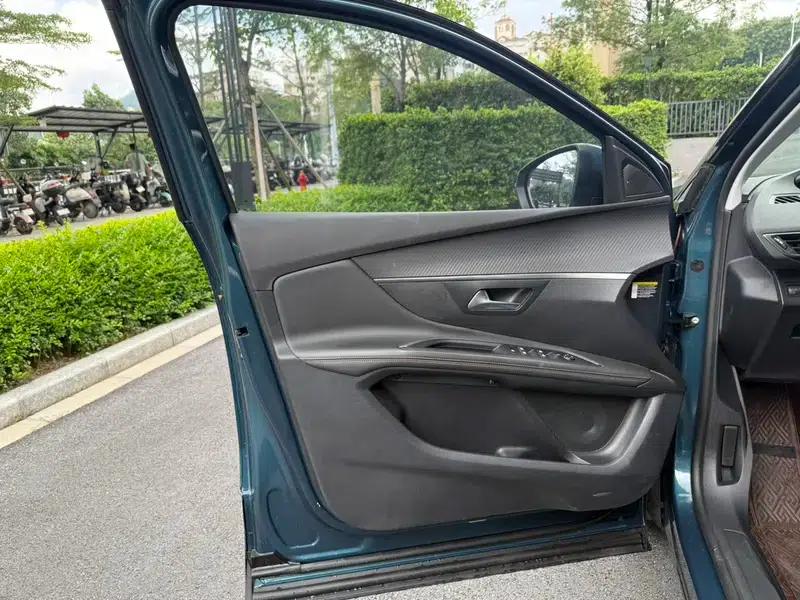 Peugeot 5008 2017 350THP 5-seater Elite Edition — миниатюра 22