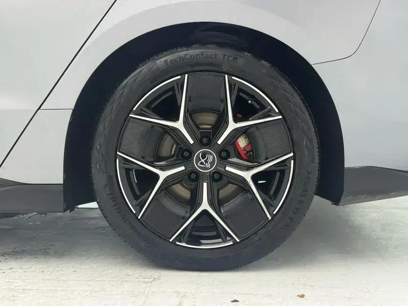 Han EV 2022 Genesis Edition 715KM Deluxe Model — миниатюра 9