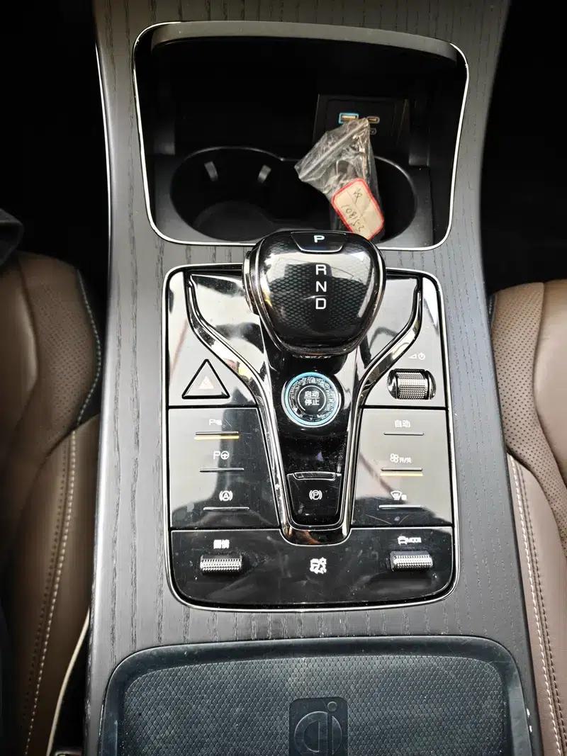 Han EV 2022 Genesis Edition 610KM 4WD Premium — миниатюра 11