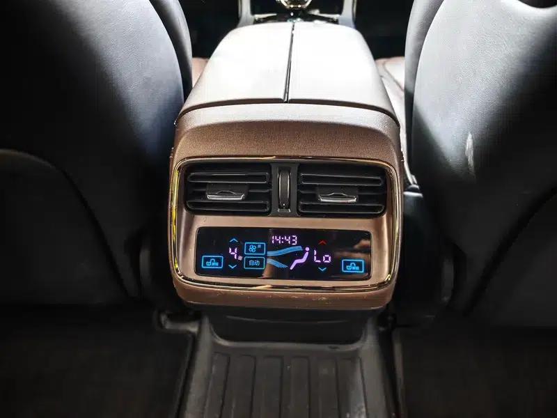 Han EV 2022 Genesis Edition 610KM 4WD Premium — миниатюра 8