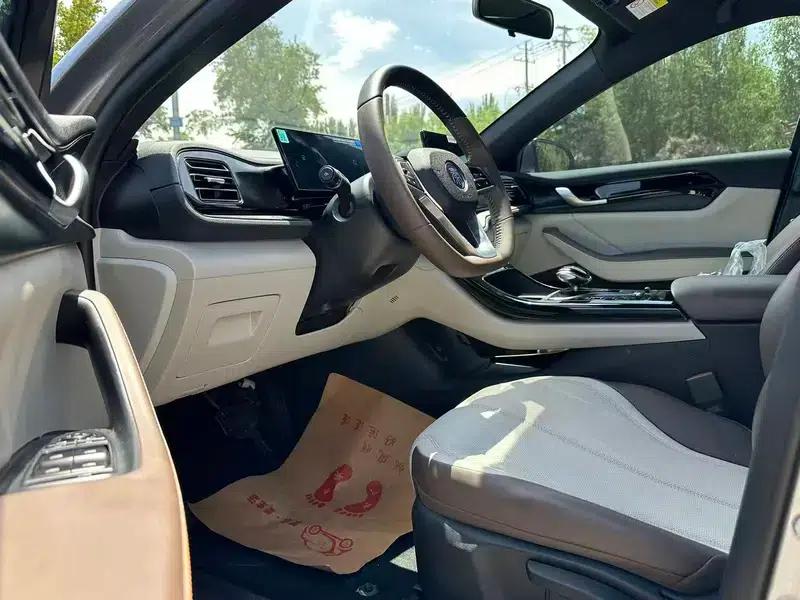 Qin PLUS DM 2024 Glory Edition DM-i 55KM Leading Model — миниатюра 8