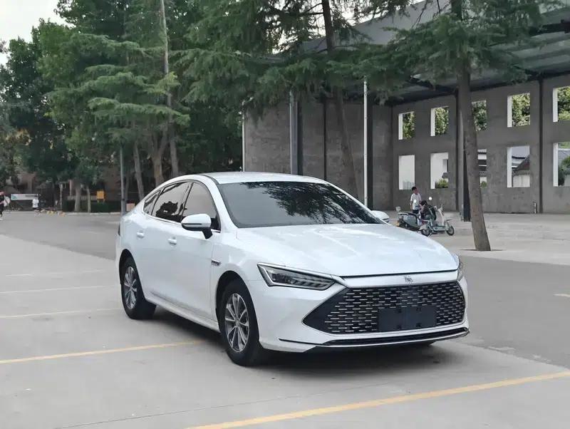 Qin PLUS DM 2024 Glory Edition DM-i 55KM Leading Model — миниатюра 3