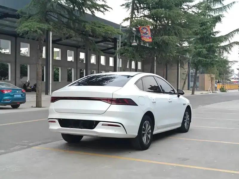 Qin PLUS DM 2024 Glory Edition DM-i 55KM Leading Model — миниатюра 6