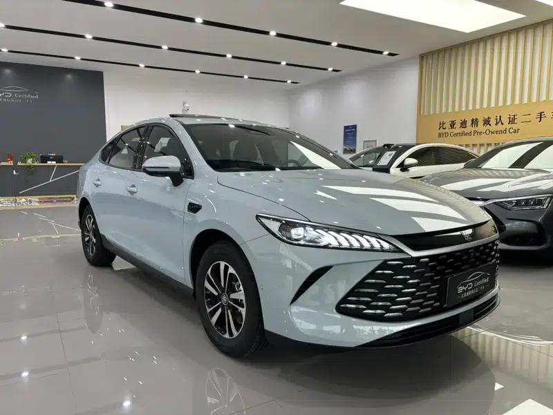 Qin PLUS DM 2026 DM-i 210KM Superior Edition — миниатюра 3