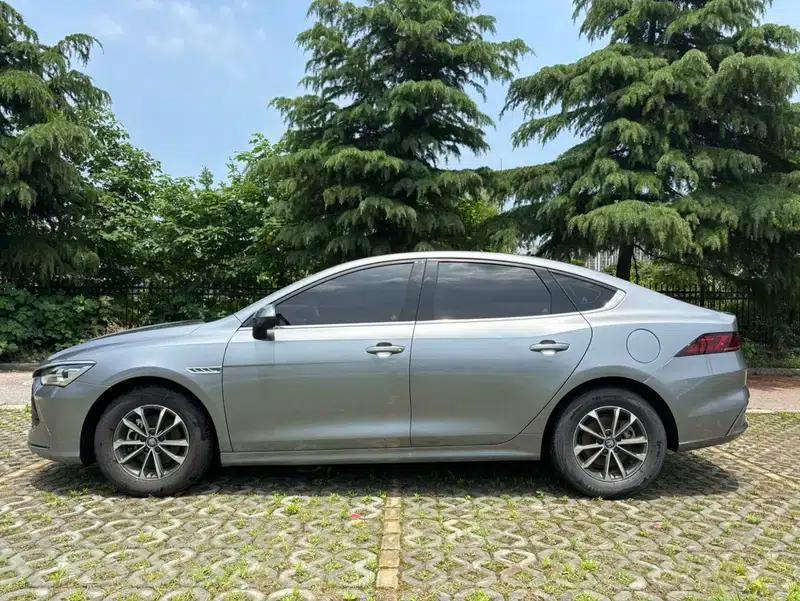 Qin PLUS DM 2023 DM-i Champion Edition 55KM Leading Model — миниатюра 3