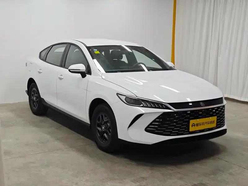 Qin PLUS DM 2025 Smart Driving Edition DM-i 128KM Progressive Model — миниатюра 3