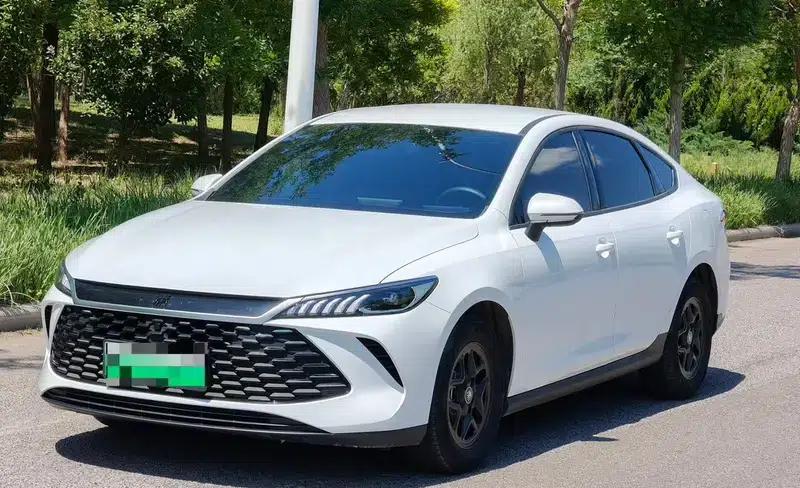 Qin PLUS DM 2025 Intelligent Driving Edition DM-i 55KM Leading Model — миниатюра 1