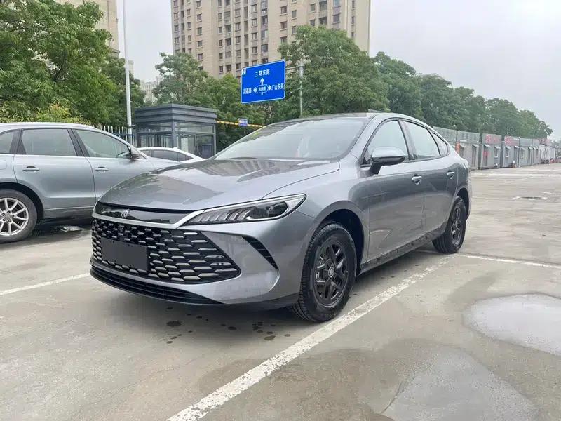 Qin PLUS DM 2026 DM-i 128KM Progressive Edition — миниатюра 1