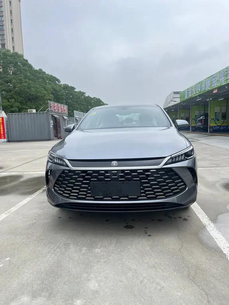 Qin PLUS DM 2026 DM-i 128KM Progressive Edition — миниатюра 2