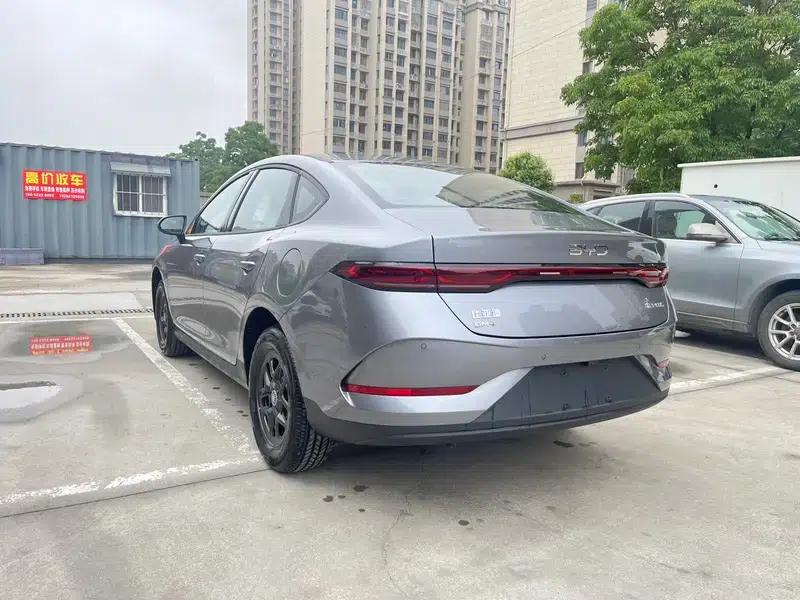 Qin PLUS DM 2026 DM-i 128KM Progressive Edition — миниатюра 4