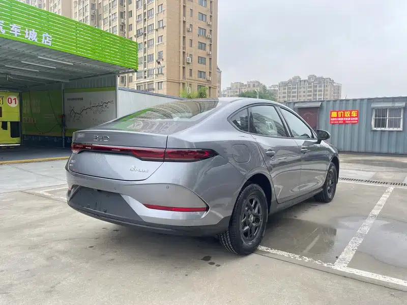 Qin PLUS DM 2026 DM-i 128KM Progressive Edition — миниатюра 6