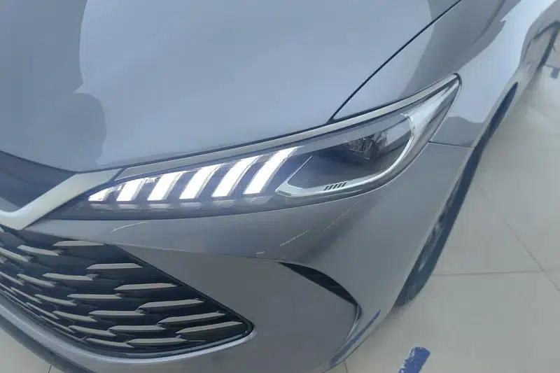 Qin PLUS DM 2025 Intelligent Driving Edition DM-i 55KM Leading Model — миниатюра 4