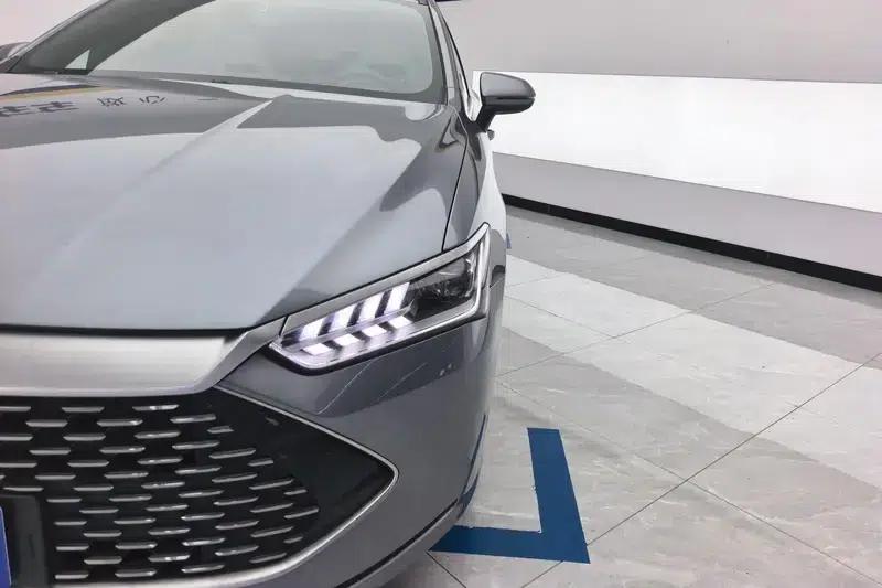 Qin PLUS DM 2024 Glory Edition DM-i 55KM Leading Model — миниатюра 4