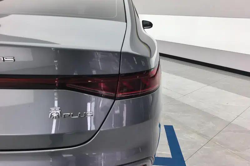 Qin PLUS DM 2024 Glory Edition DM-i 55KM Leading Model — миниатюра 5