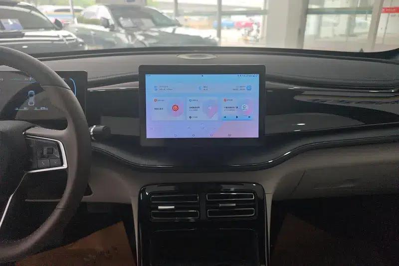 Qin PLUS DM 2024 Glory Edition DM-i 55KM Leading Model — миниатюра 9