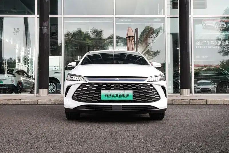 Qin PLUS DM 2025 Intelligent Driving Edition DM-i 120KM Superior Model — миниатюра 2