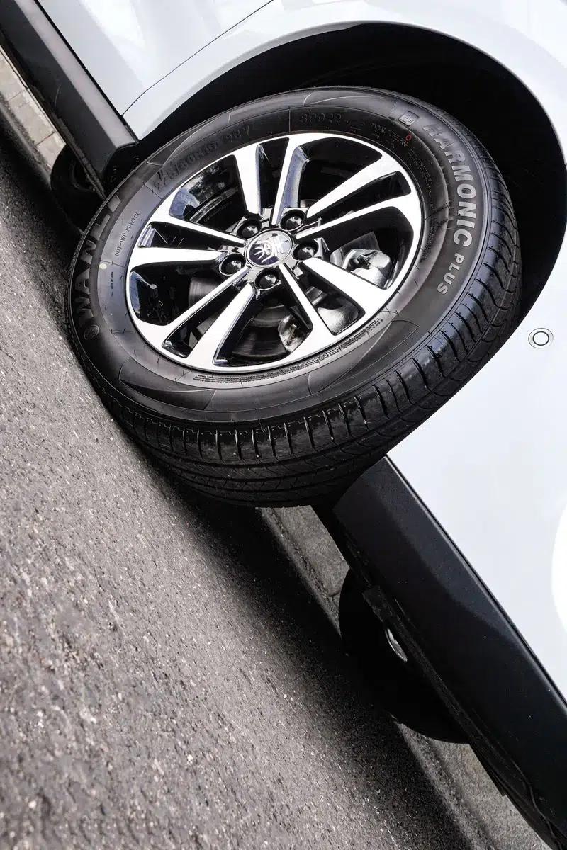 Qin PLUS DM 2025 Intelligent Driving Edition DM-i 120KM Superior Model — миниатюра 14