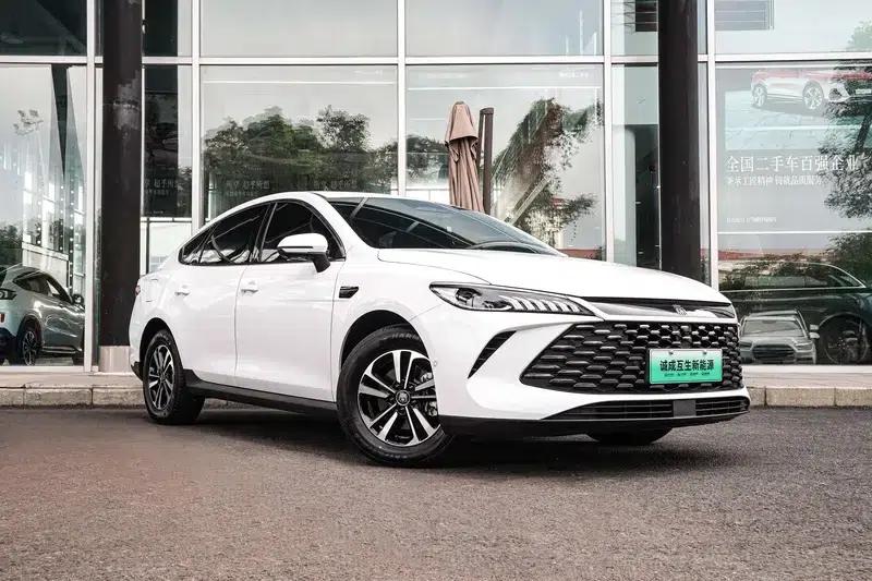Qin PLUS DM 2025 Intelligent Driving Edition DM-i 120KM Superior Model — миниатюра 3