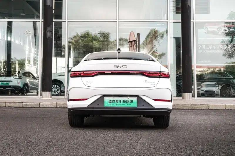 Qin PLUS DM 2025 Intelligent Driving Edition DM-i 120KM Superior Model — миниатюра 4